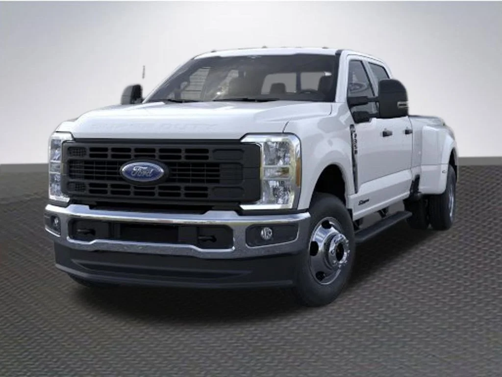 New 2026 Oxford White Ford F-350® XL image 2