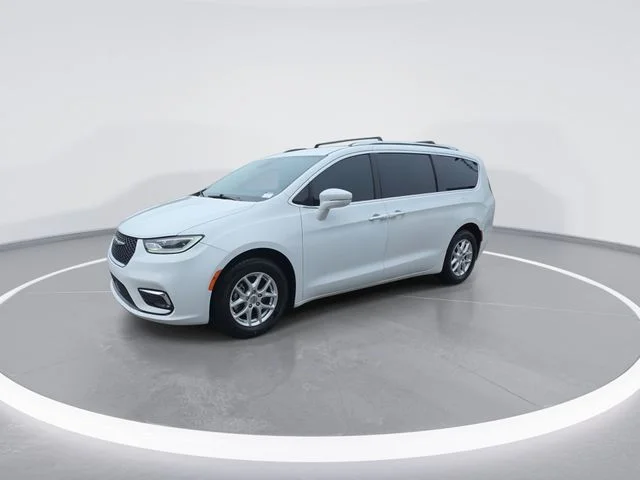 Used 2021 White Chrysler Touring L image 4