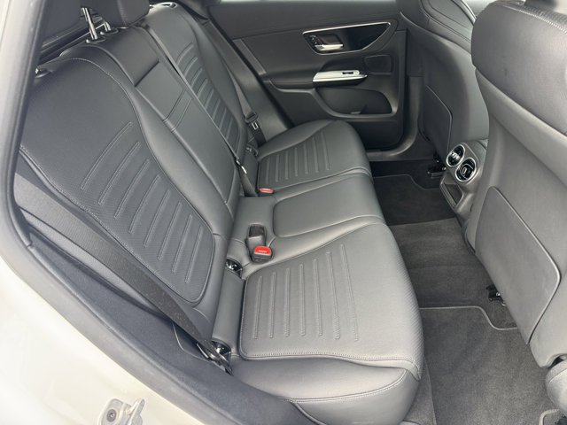 Used 2025 Polar White Mercedes-Benz GLC 300 image 8