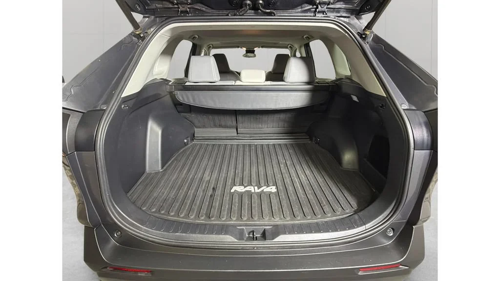 2020 Toyota RAV4 XLE Premium - Photo 29