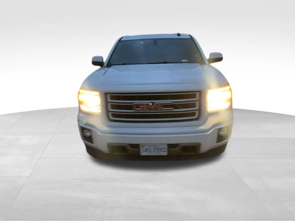 Used 2015 White GMC Base image 5