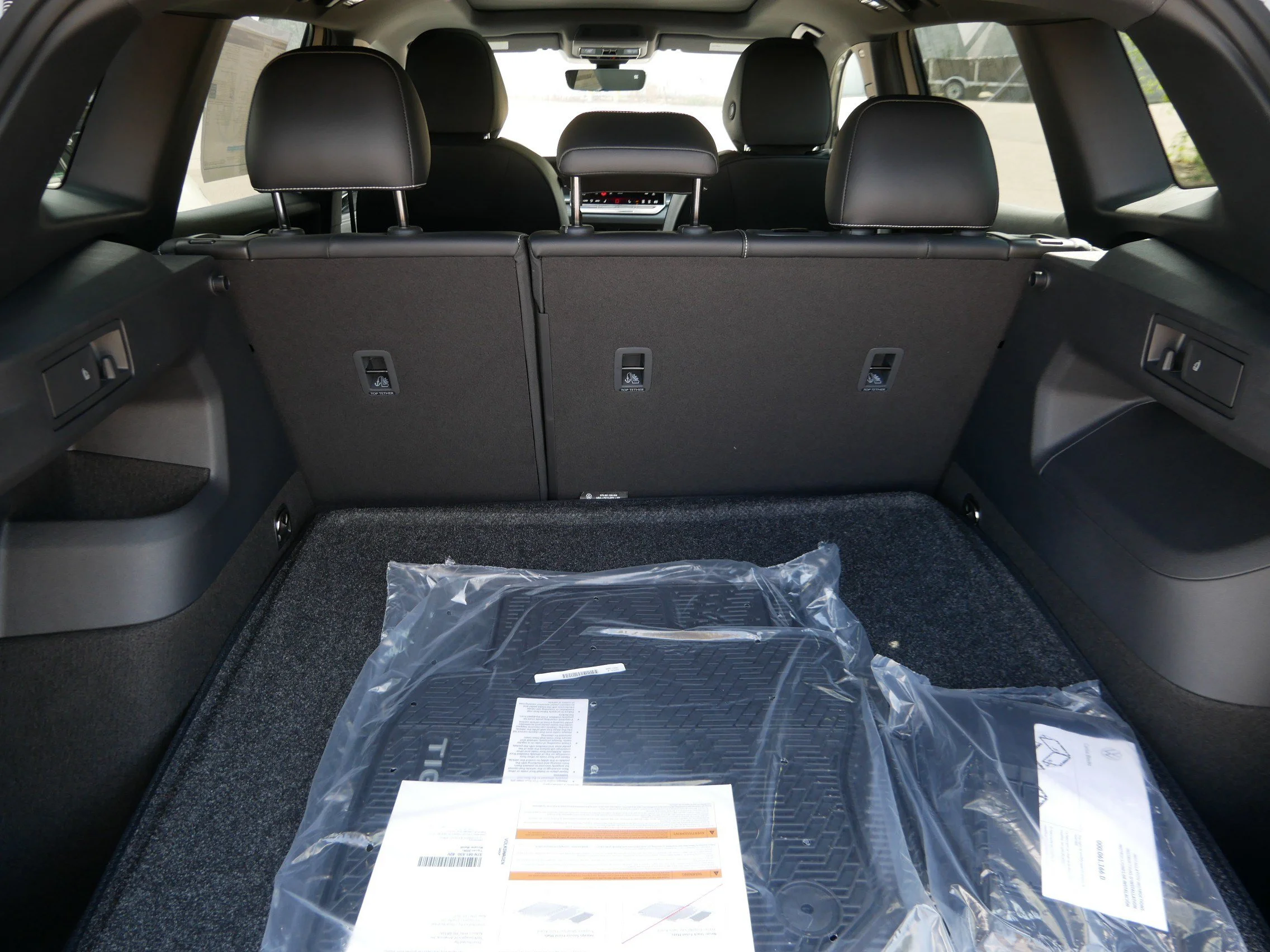 New 2026 Sandstone Volkswagen SE R-Line Black image 6