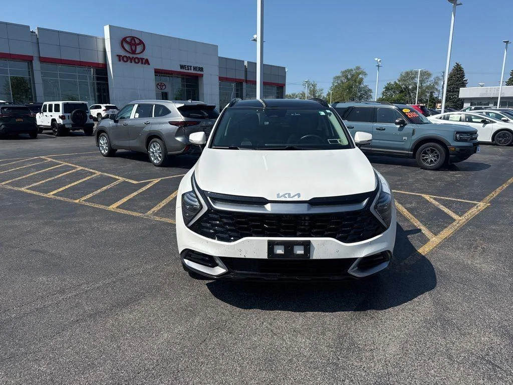 Used 2024 Snow White Pearl Kia SX-Prestige image 4