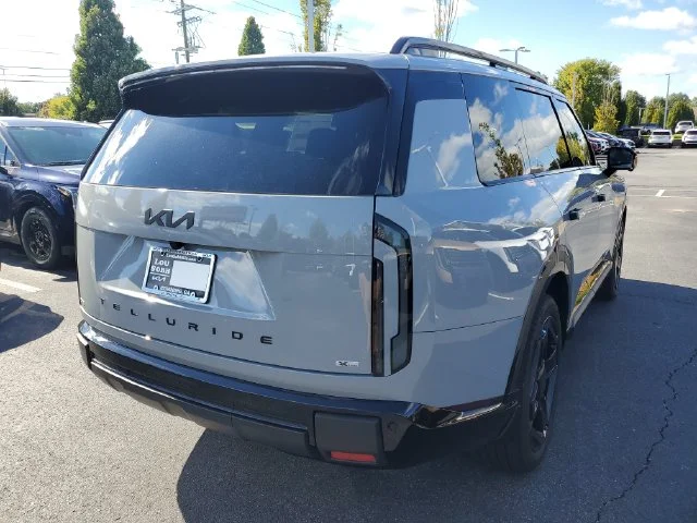 New 2027 Wolf Gray Kia X-LINE SX image 4