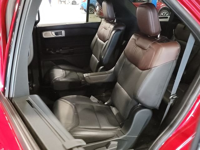 Used 2022 Red Metallic Ford Platinum image 8