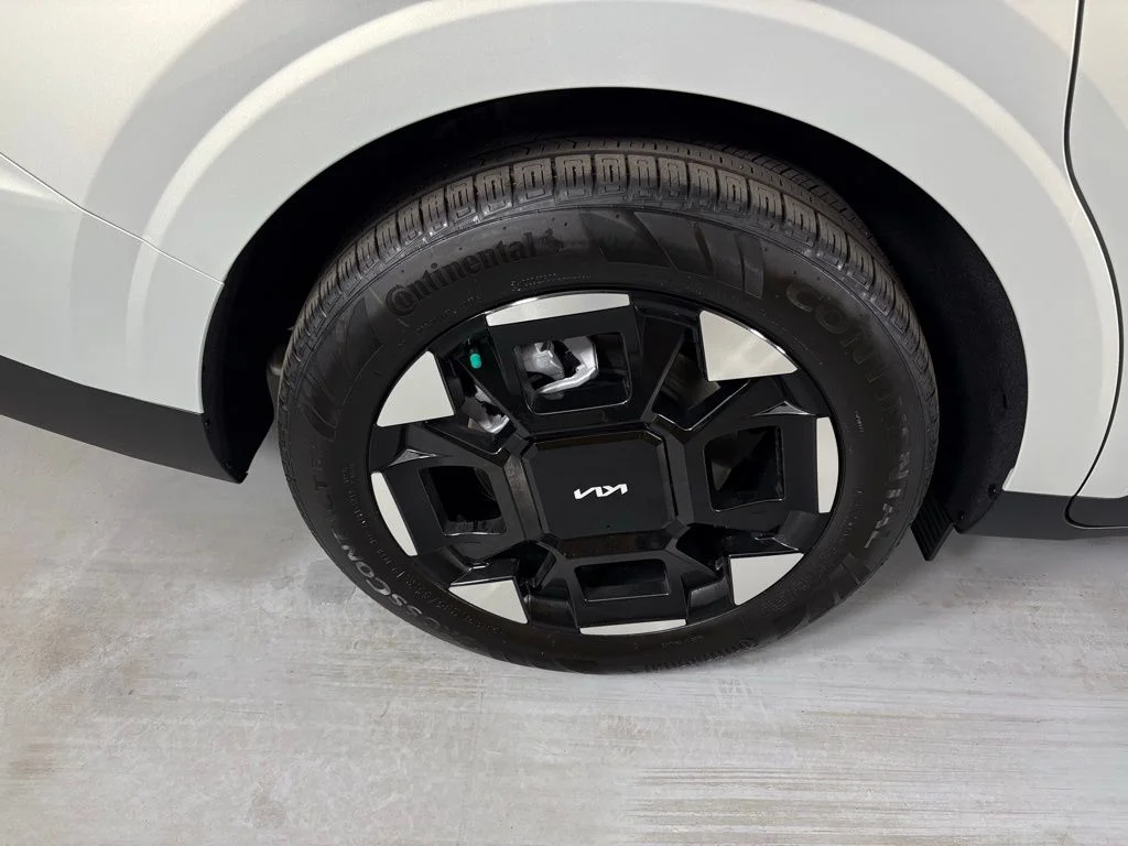 New 2026 White Kia EX image 11