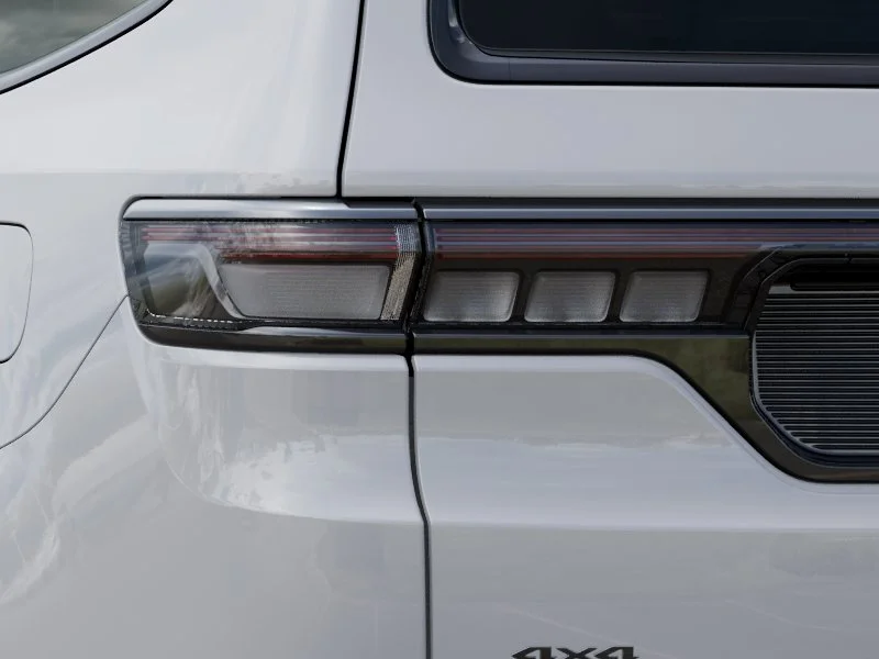 New 2026 Bright White Clear-Coat Exterior Paint Jeep Limited Altitude image 35