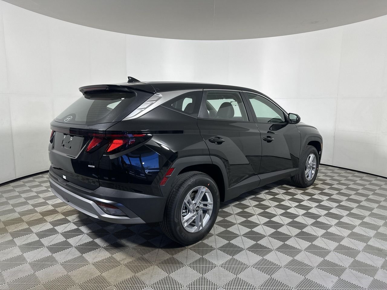New 2026 Phantom Black Hyundai SE image 7