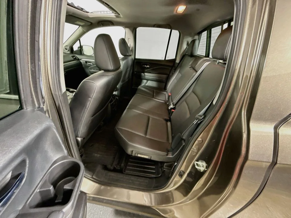 Used 2022 Pacific Pewter Metallic Honda RTL-E image 24