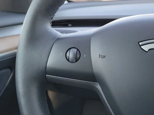 Used 2023 White Tesla Base image 12