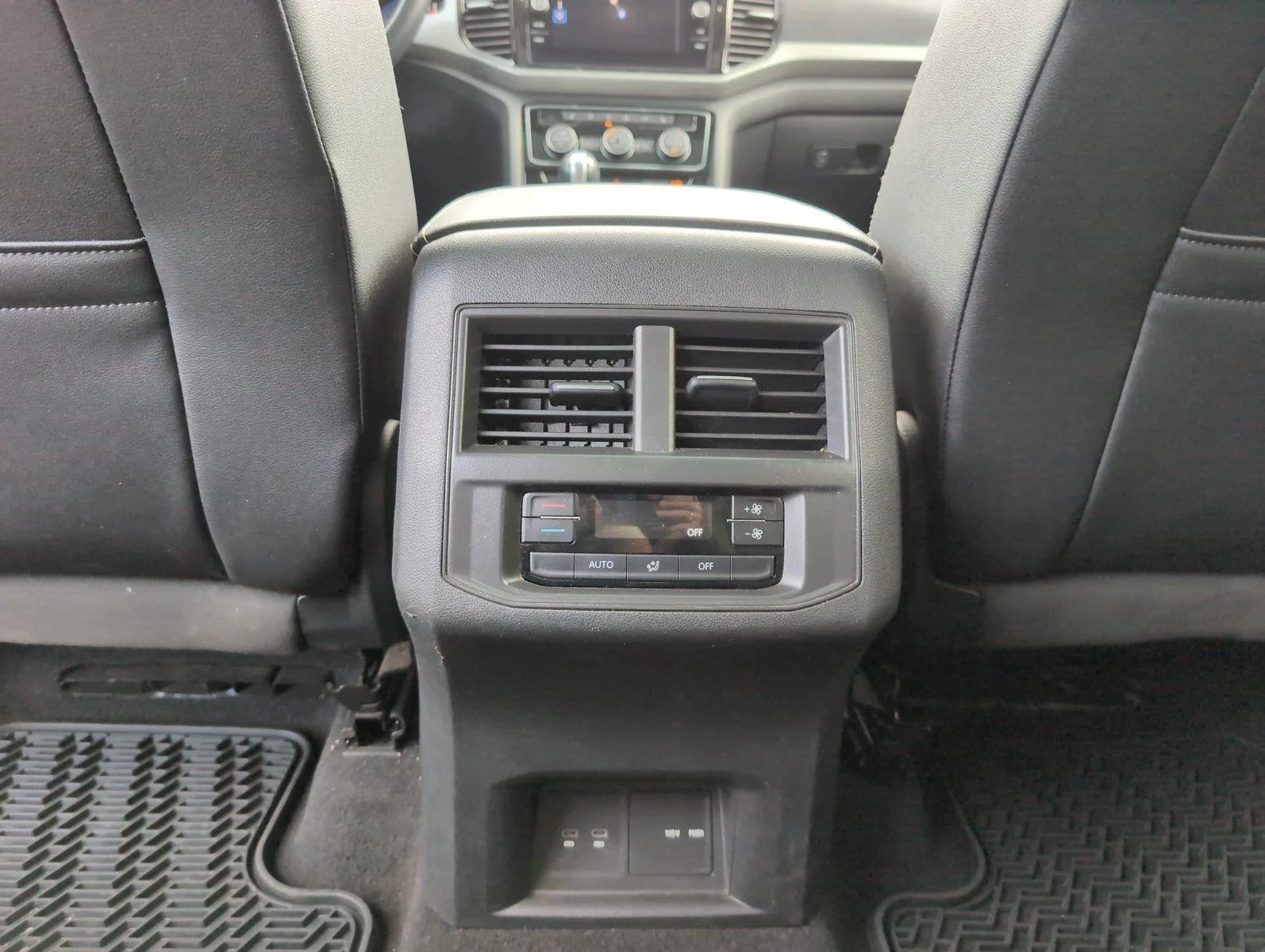 Used 2023 Platinum Gray Metallic Volkswagen 3.6L V6 SEL R-Line Black image 31
