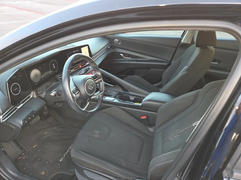 Used 2023 Black Hyundai SEL image 20