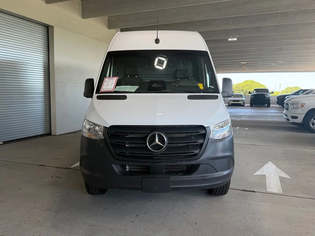 Used 2025 White Mercedes-Benz Cargo 170 WB image 9