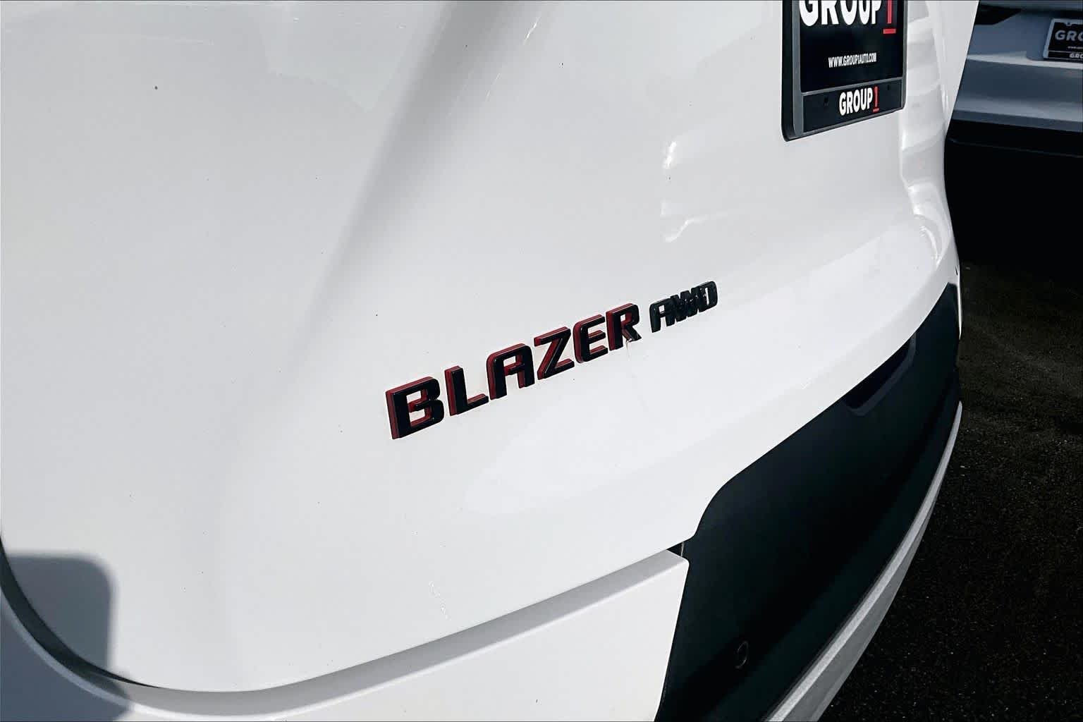 Used 2024 Summit White Chevrolet LT image 10