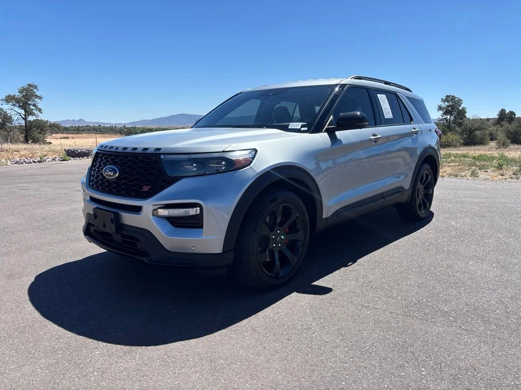 2023 Ford Explorer ST 4WD's photo