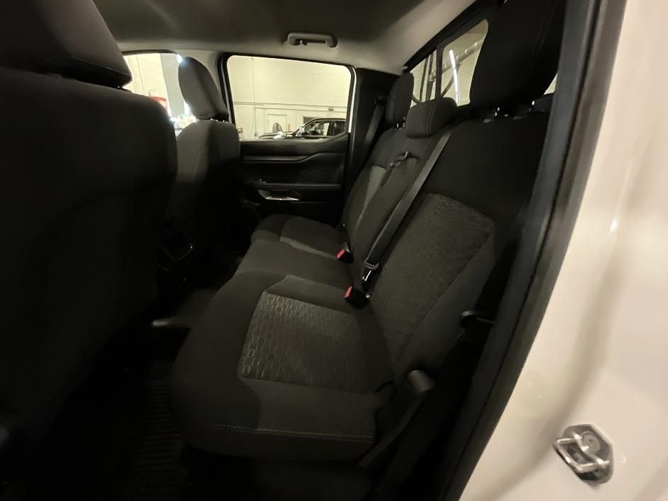 Used 2024 White Ford XLT image 27