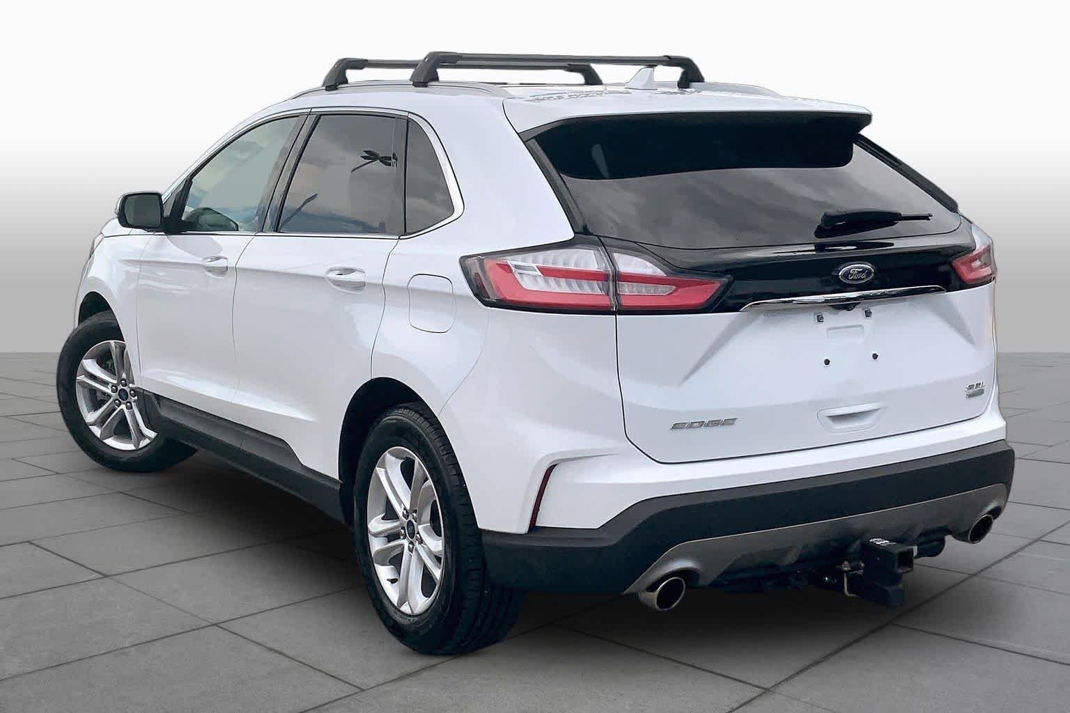 Used 2019 Oxford White Ford SEL image 12