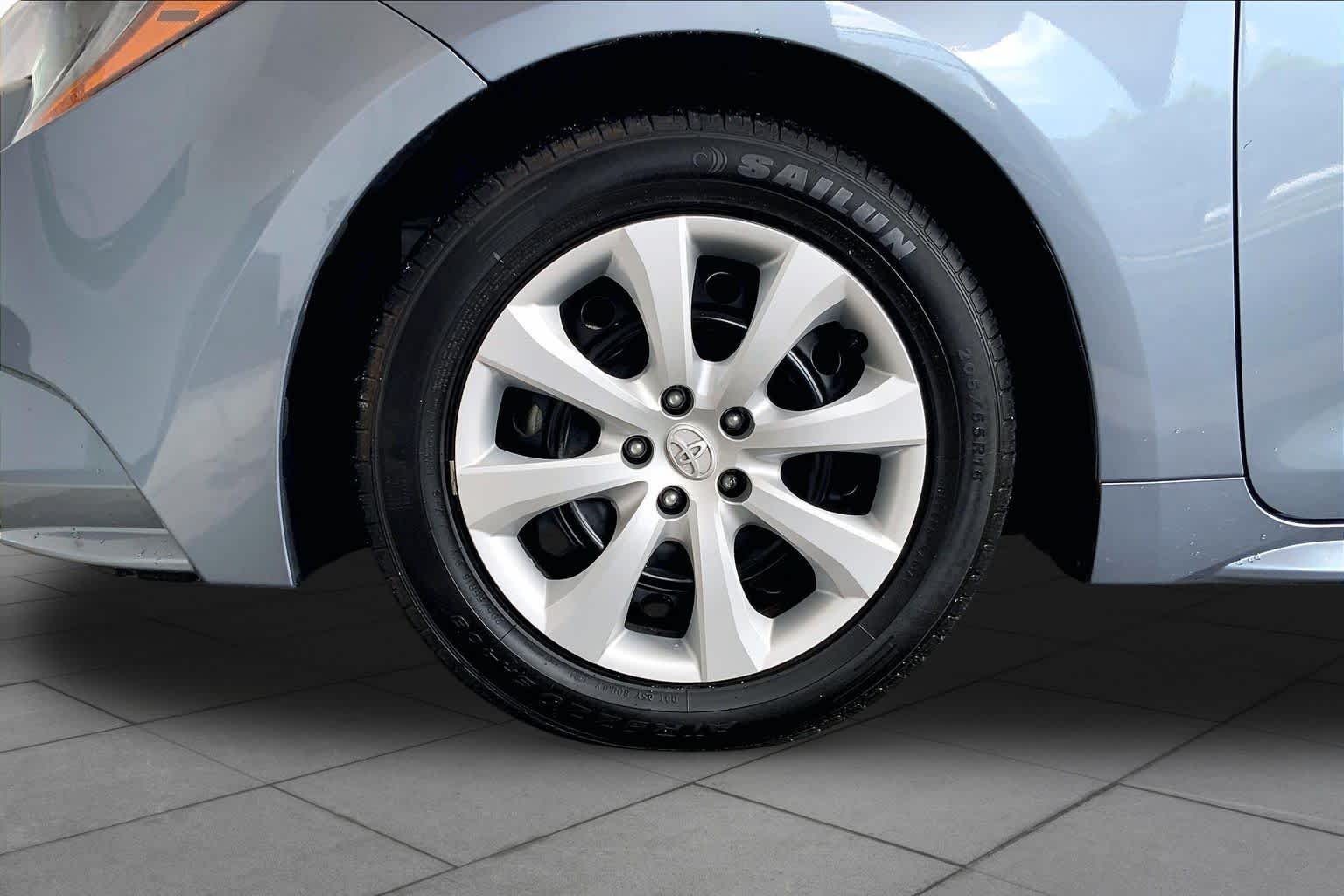 2024 Toyota Corolla LE - Photo 11