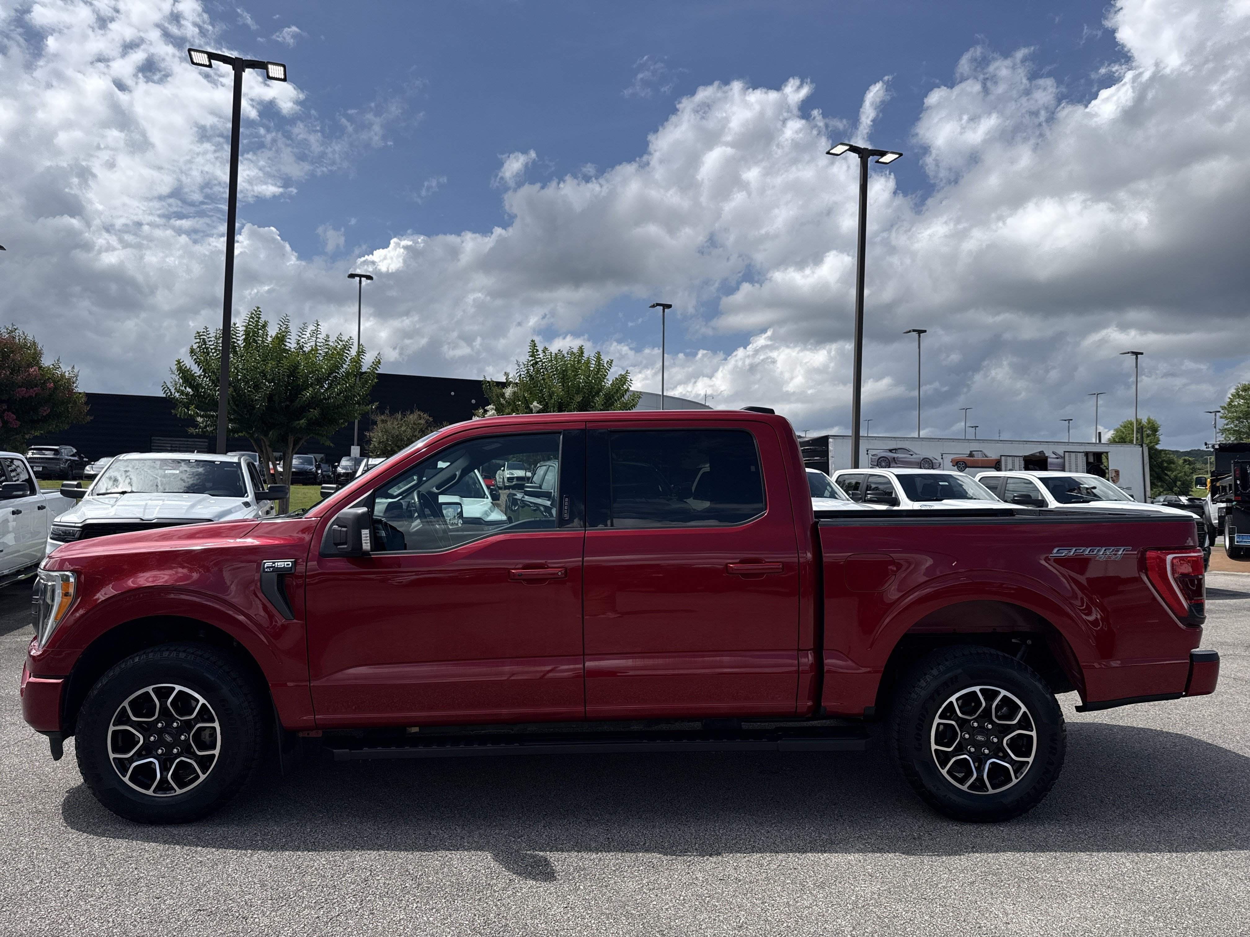 Used 2022 Red Ford XLT image 4