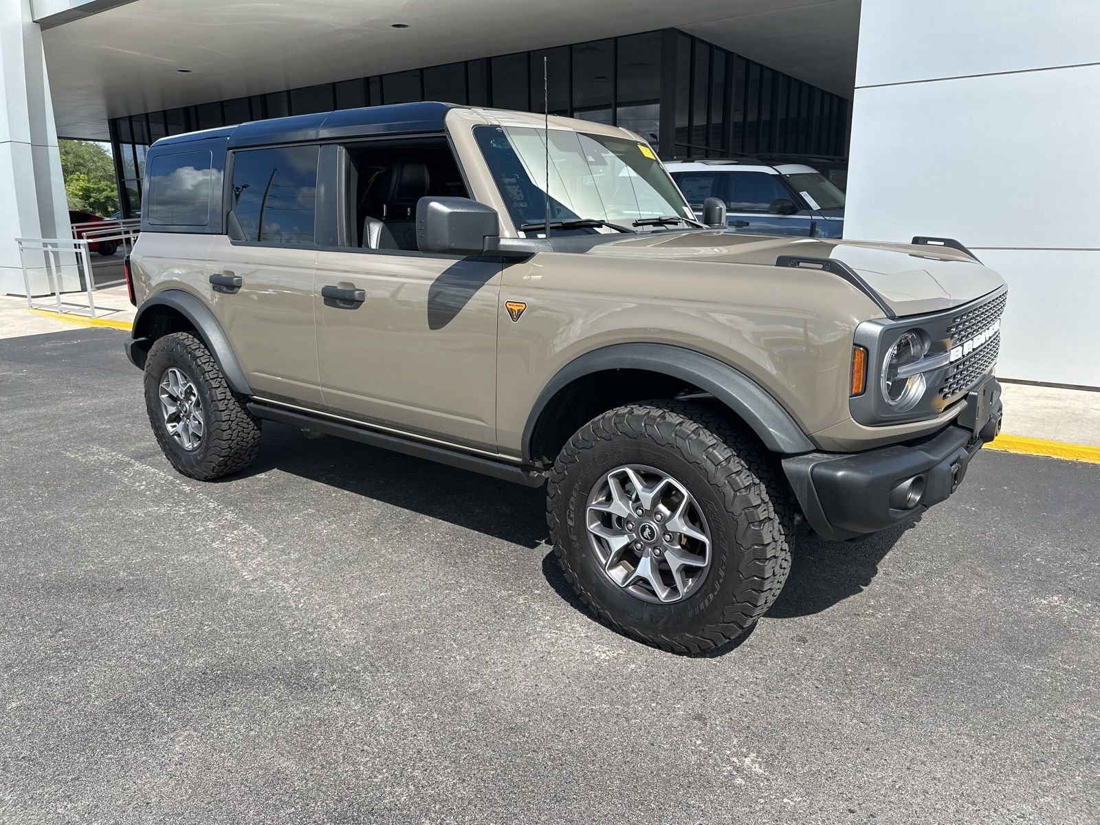 2025 Ford Bronco Badlands 4x4's photo