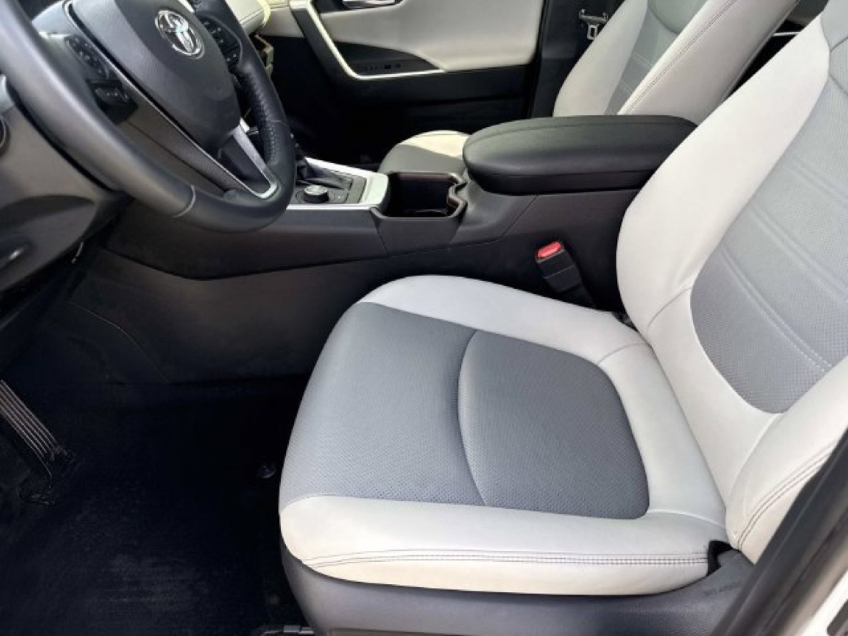 2024 Toyota RAV4 Limited - Photo 16