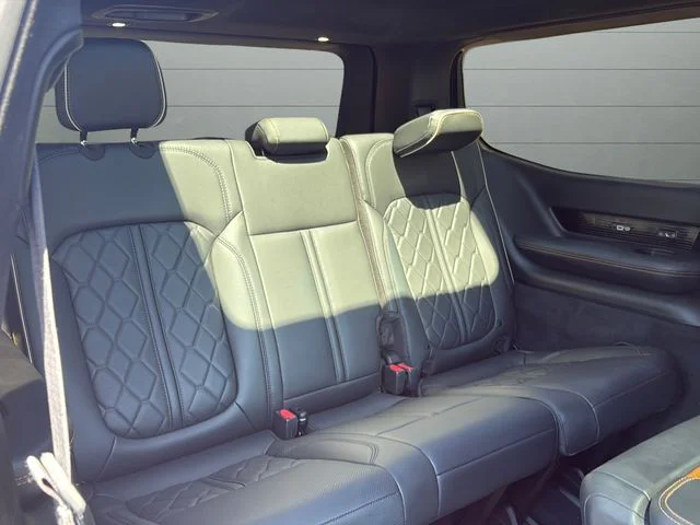 Used 2022 Black Jeep Series III image 15