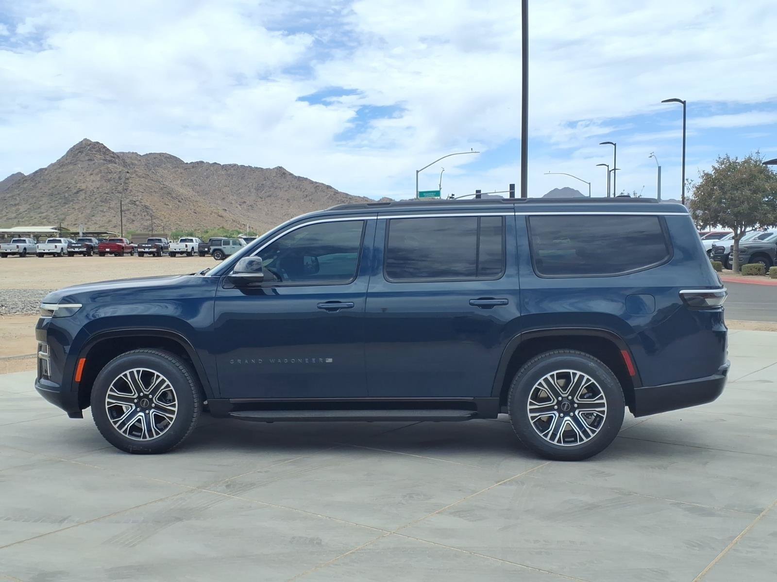 New 2026 Fathom Blue Pearl-Coat Exterior Paint (Late Availability) Jeep  image 3