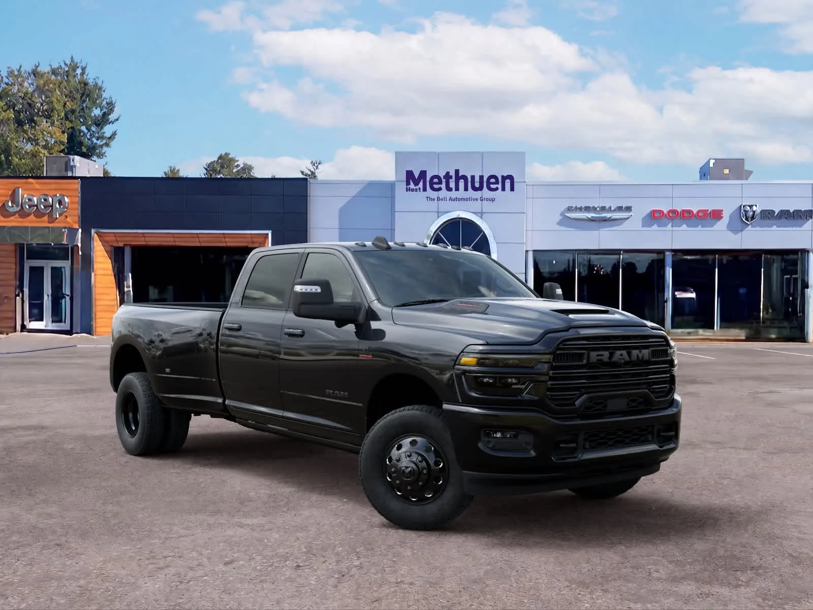 New 2027 Diamond Black Crystal Pearl-Coat Exterior Paint RAM Laramie image 5