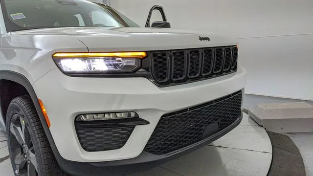 Used 2024 White Jeep Limited image 38