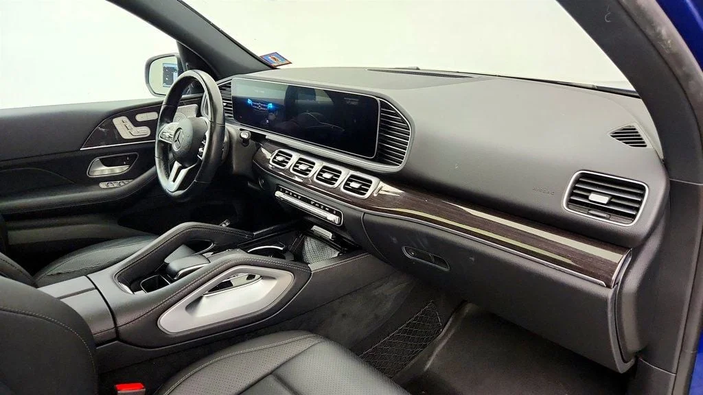 Used 2020 Brilliant Blue Metallic Mercedes-Benz GLE 350 4MATIC® SUV w/ Burmester Audio & Premium Pkg image 23