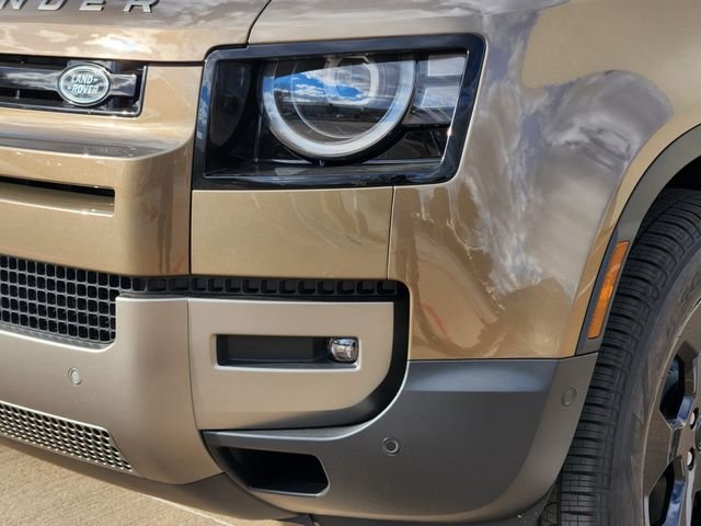 2026 Land Rover Defender 5