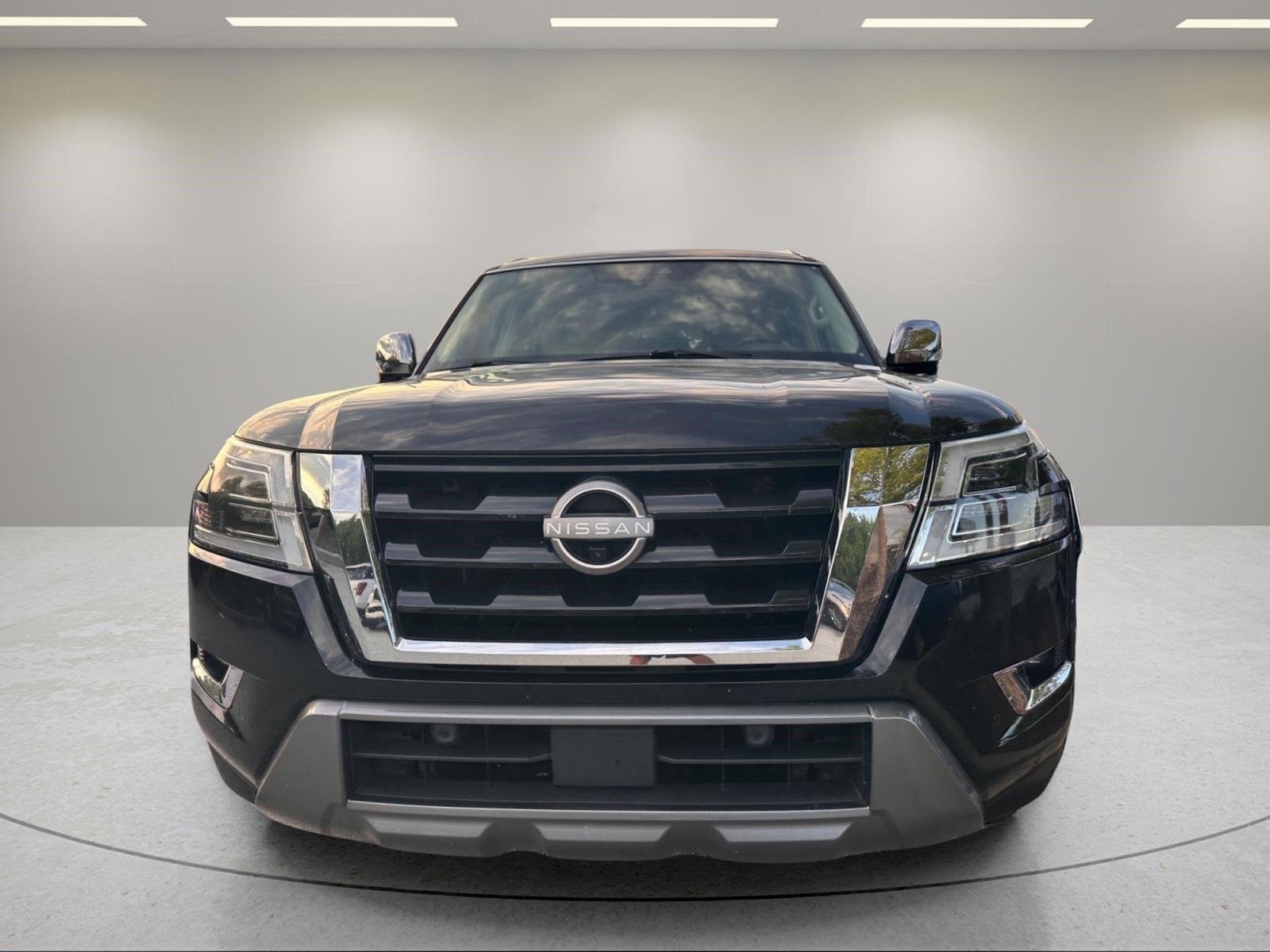 Used 2021 Super Black Nissan Platinum image 6