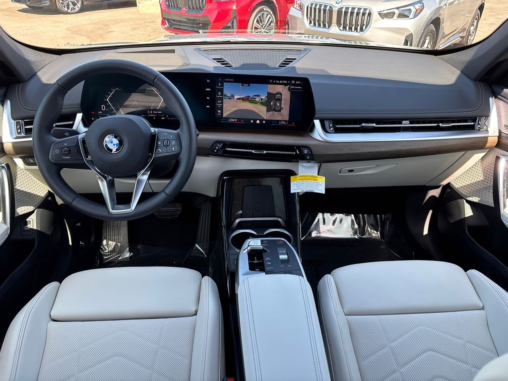 New 2027 Cape York Green Metallic BMW xDrive28i image 18