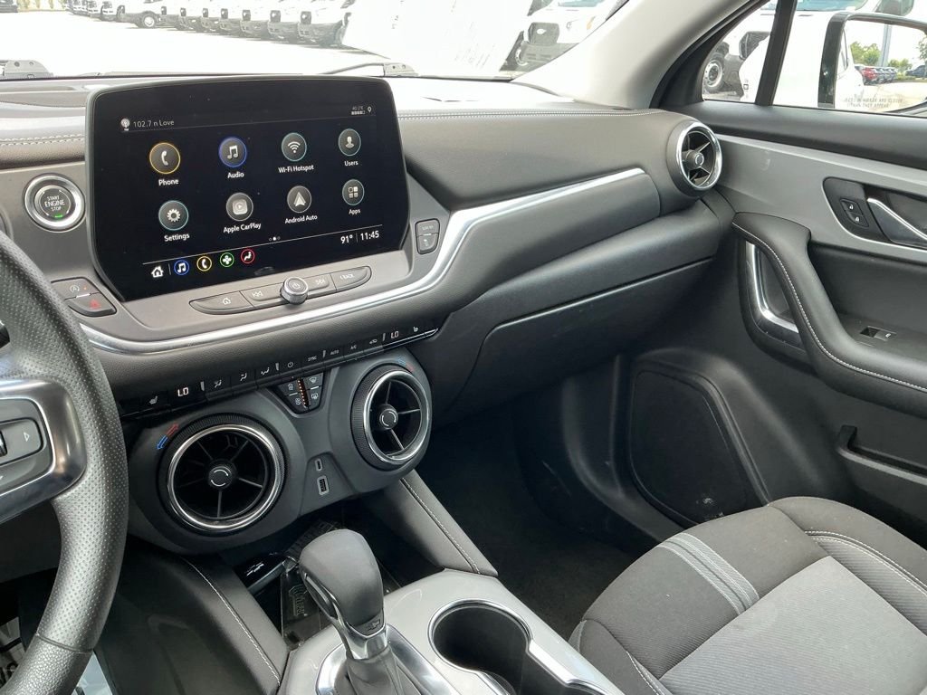 Used 2025 White Chevrolet LT image 35