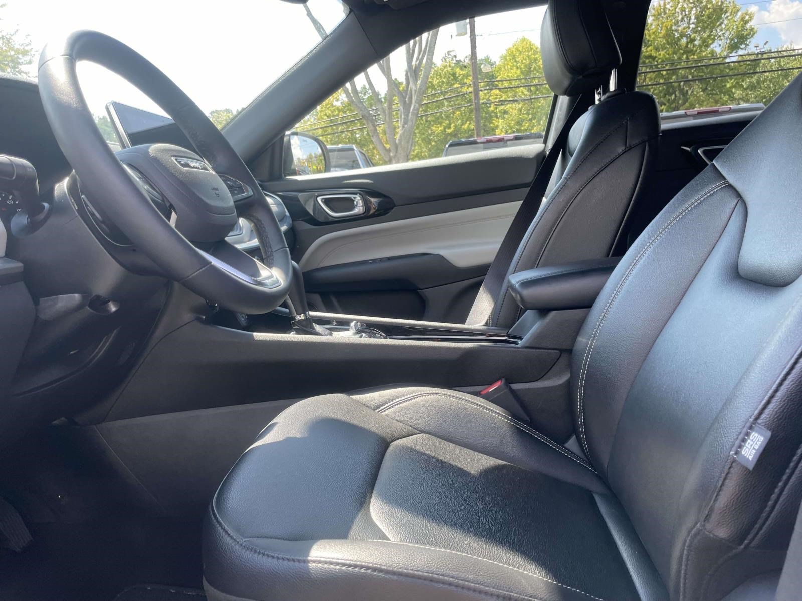 2025 Jeep Compass Limited - Photo 14