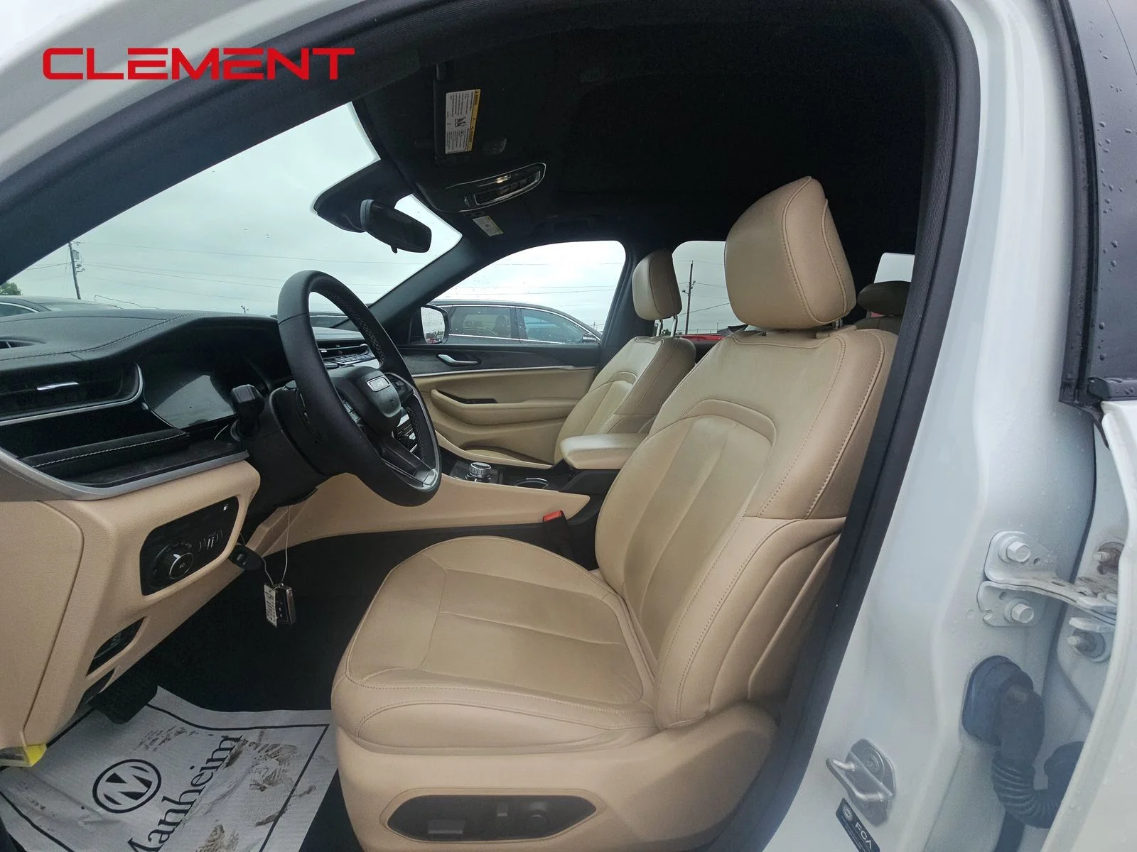 Used 2022 White Jeep 4xe image 3
