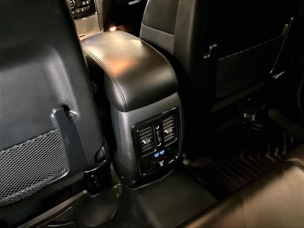 Used 2020 Silver Jeep Limited image 29