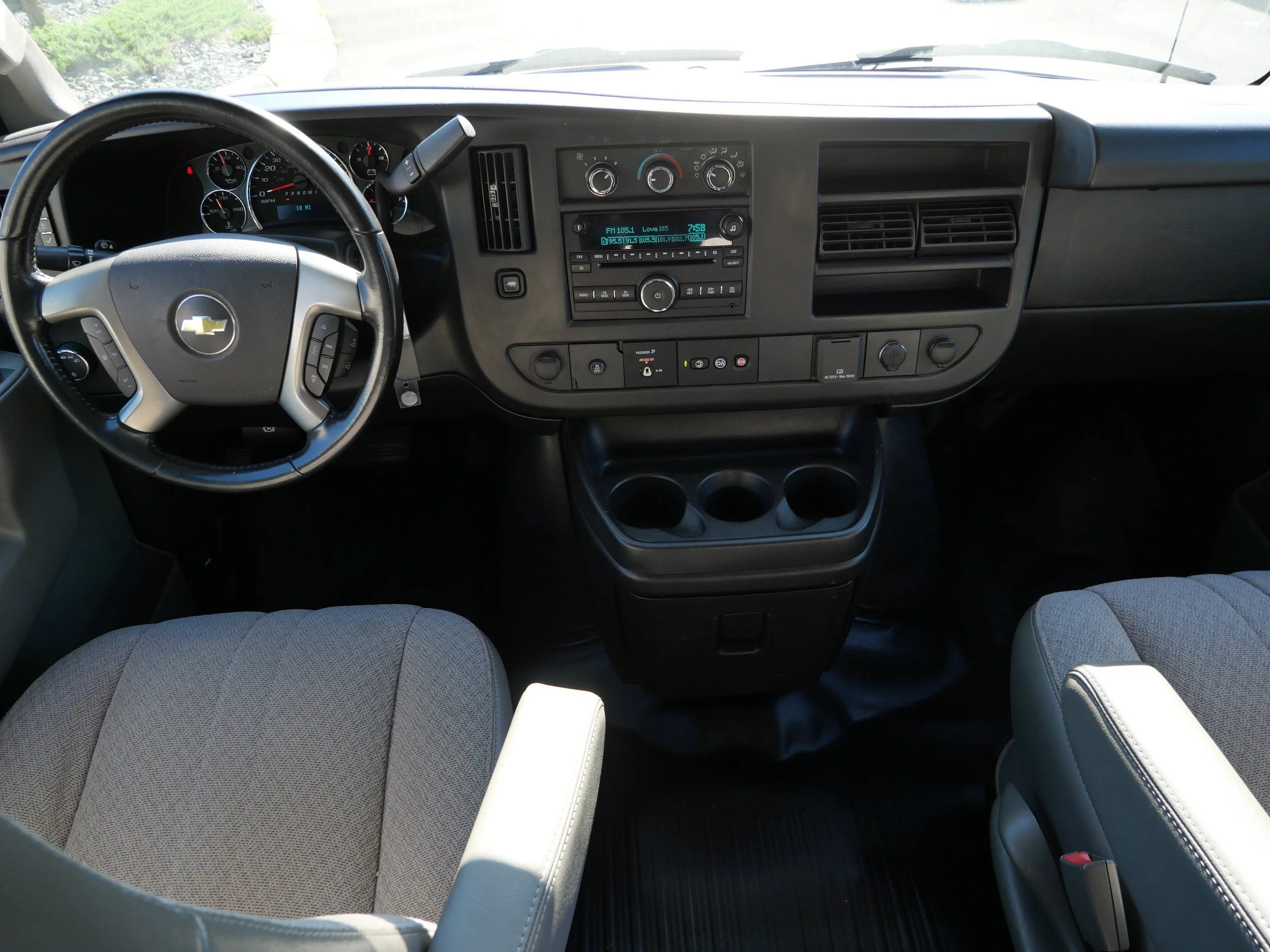 2017 Chevrolet Express Cargo Work Van - Photo 10