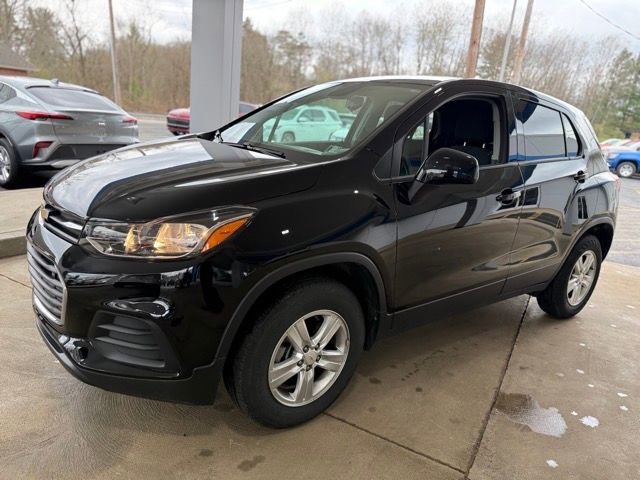 Used 2022 Chevrolet Trax LS with VIN KL7CJNSM7NB549985 for sale in Slippery Rock, PA
