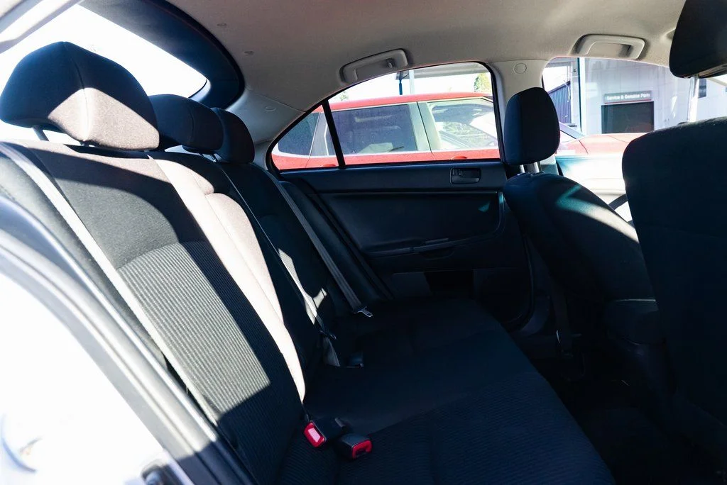 Used 2014 Silver Mitsubishi ES image 19