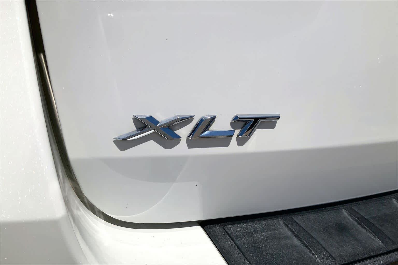 Used 2022 Star White Metallic Tri-Coat Ford XLT image 9