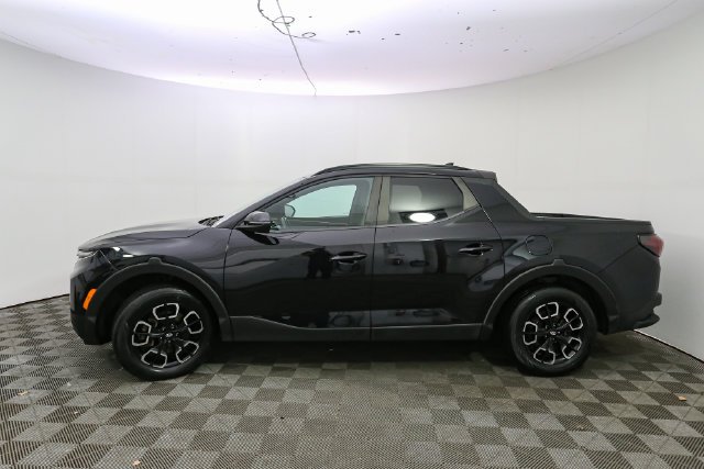 Used 2022 Black Hyundai SEL Premium image 6