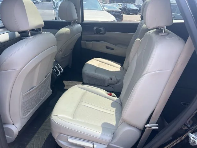 Used 2022 Black Kia EX image 24