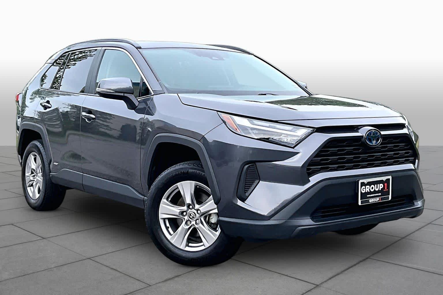 Used 2022 Magnetic Gray Metallic Toyota Hybrid XLE image 4