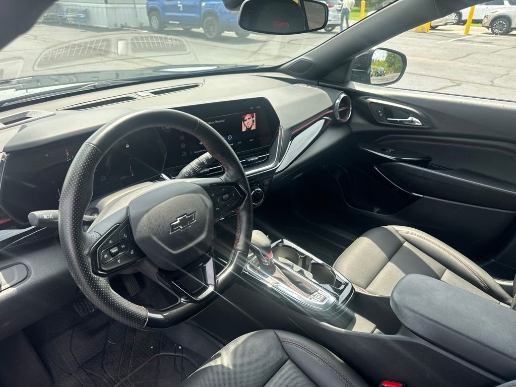 2025 Chevrolet Trax RS - Photo 12