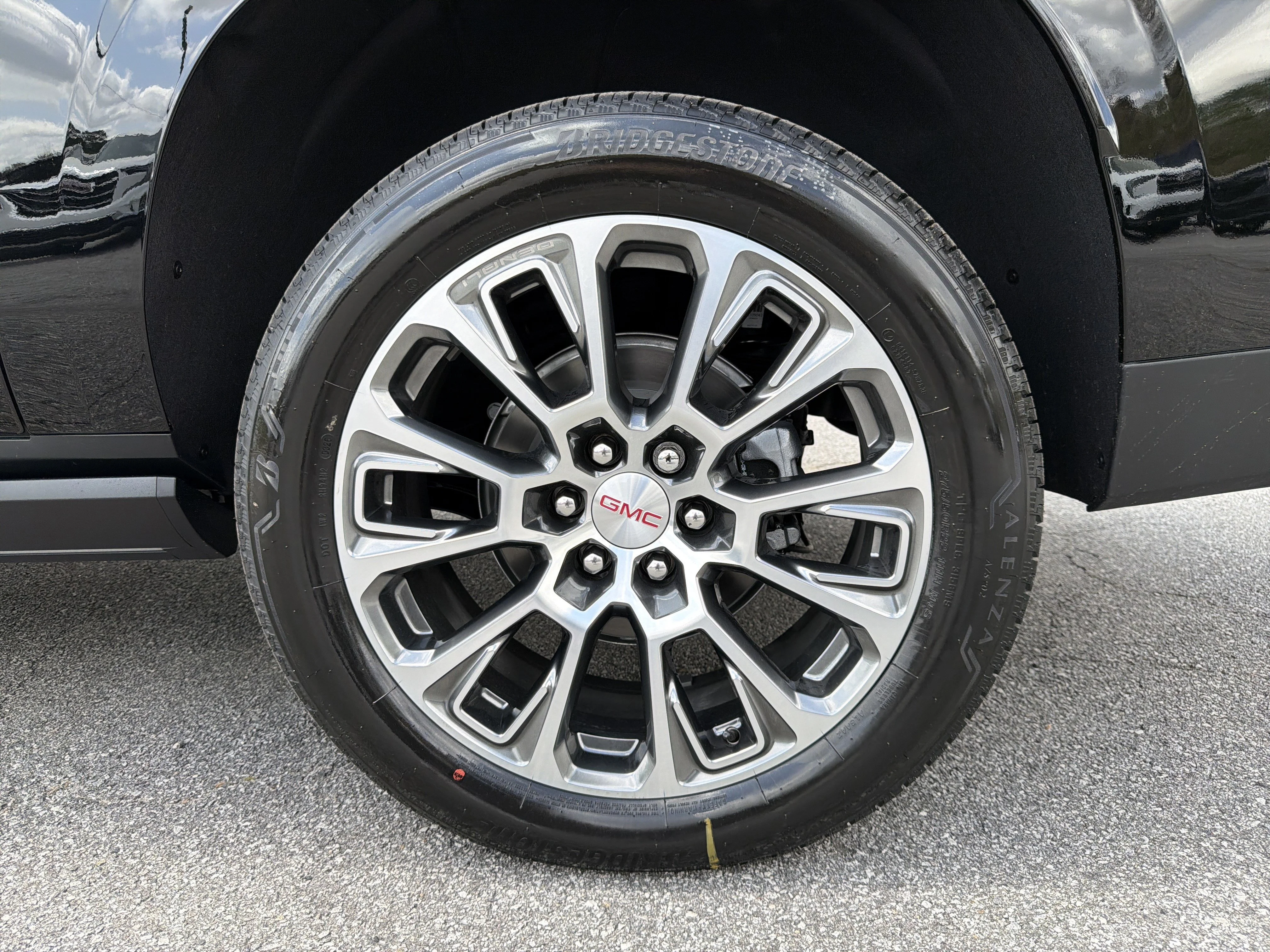 2026 GMC Yukon XL Denali - Photo 24