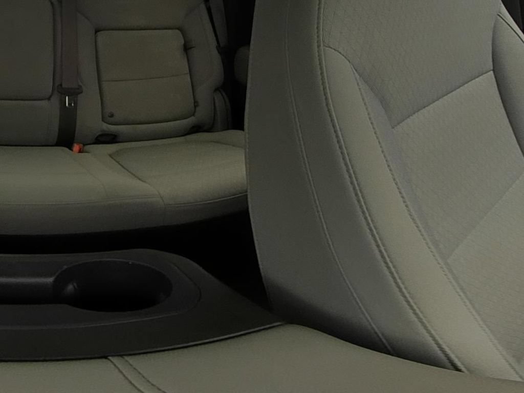Used 2019 BLACK Chevrolet RST image 12