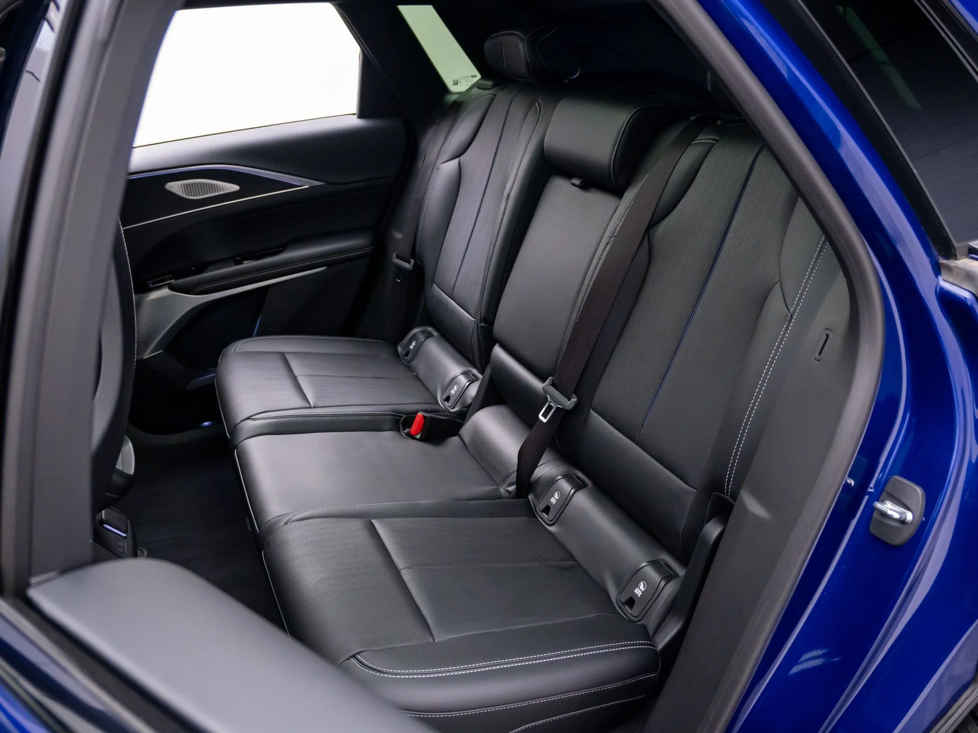 Used 2024 Blue Cadillac Sport 2 image 18