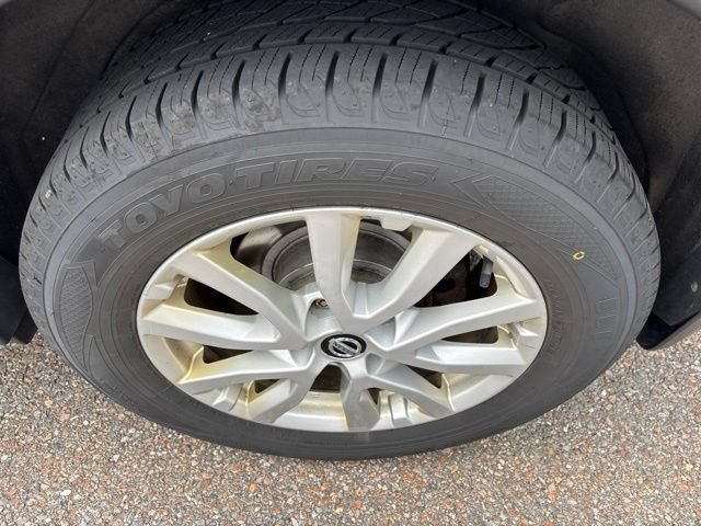 Used 2018 Pearl White Nissan SV image 11