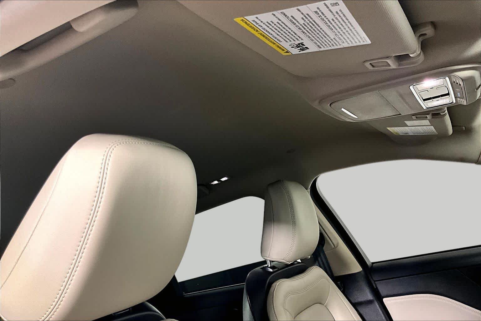 2025 Lincoln Corsair Premiere - Photo 13
